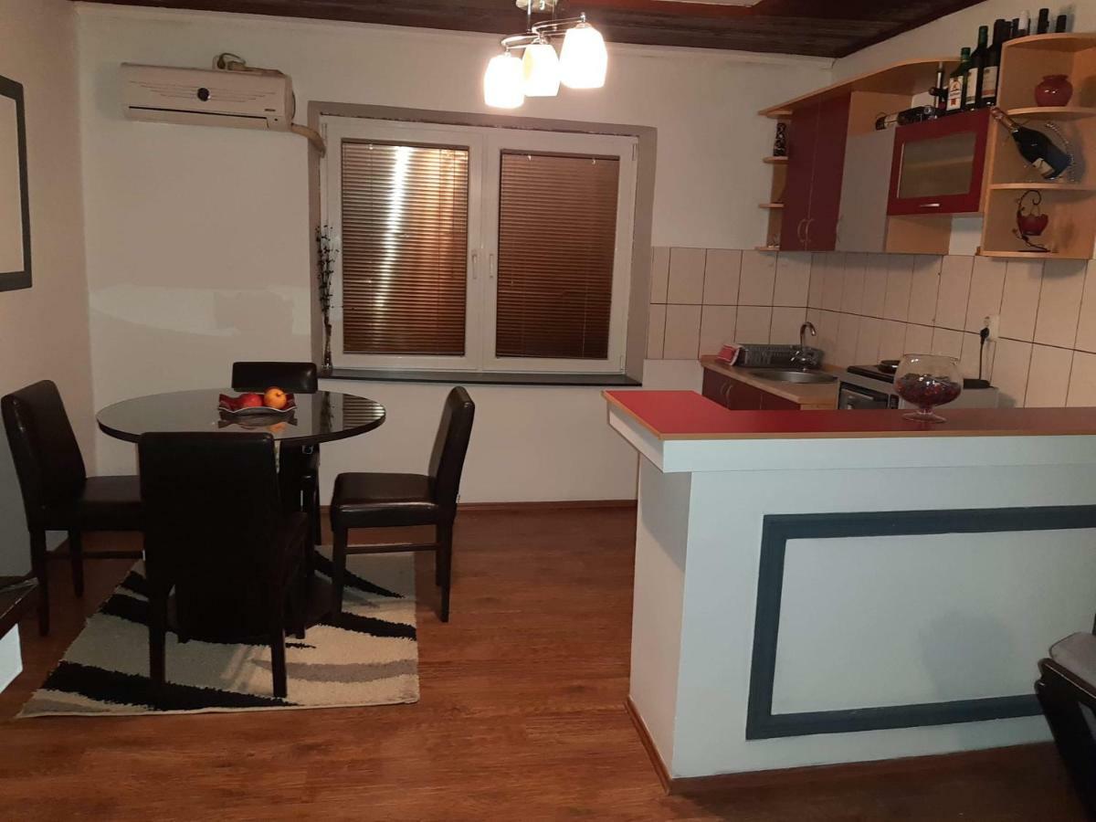 Apartment Nikola Orange โอครีด ภายนอก รูปภาพ
